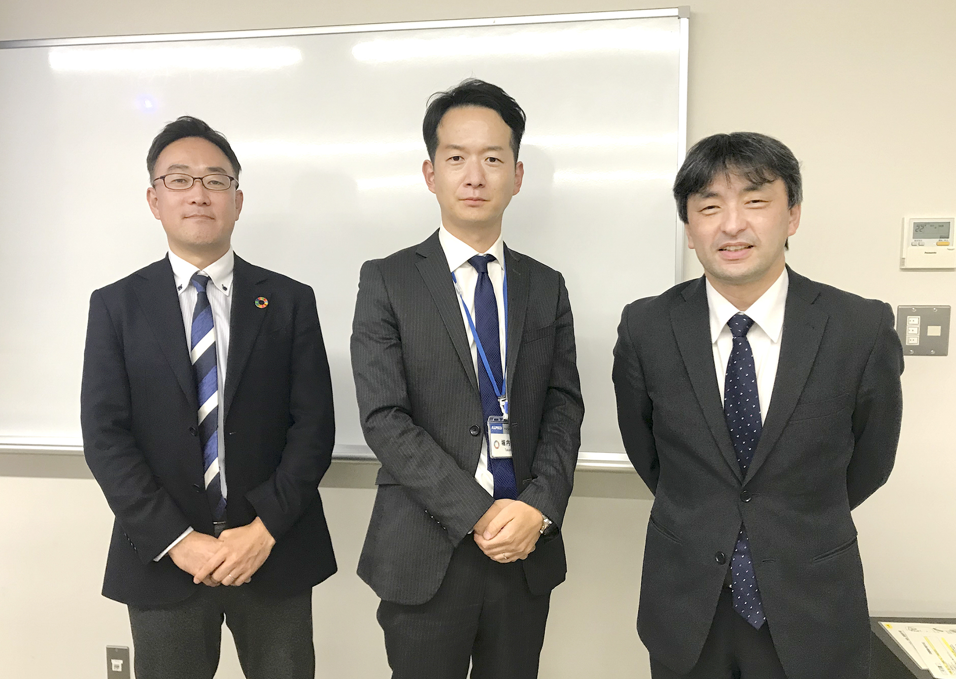 写真3　左から、アルピコグループの上嶋氏、堀内氏、松木氏