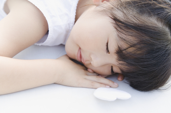 睡眠不足の子どもは自己肯定感が低い!?　文科省の調査結果を専門家が解説