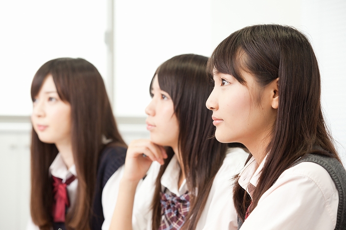 自信を持てない日本の高校生、国際調査で自己肯定感の低さが突出