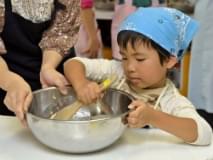 小さい子には小さい子なりの役割がある 少しずつ始めさせたい 子どもの料理 ベネッセ教育情報サイト