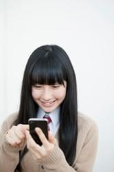 スマホ利用で犯罪被害にあう子どもが急増　被疑者8割の目的は……