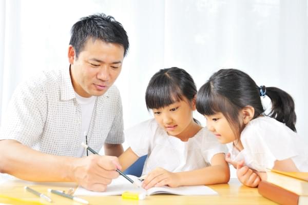 子どもの宿題を保護者はどうすべき？　教育評論家が解説