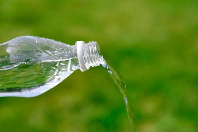【自由研究】ペットボトルの水をはやく出す方法を考える ＜中学生＞