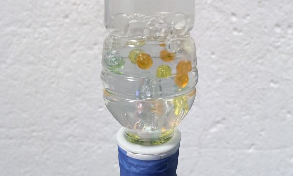 ペットボトルで水時計を作る