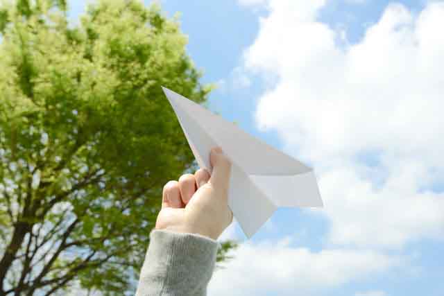 よく飛ぶ紙飛行機を作ろう！