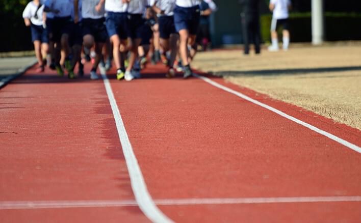 中学生のマラソン大会 効果的な練習方法やタイムを縮める走り方を伝授 ベネッセ教育情報サイト