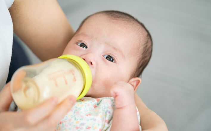 満腹 サイン 赤ちゃん 赤ちゃんの吐き戻しはなぜ起こる？原因や解決法、体験談をご紹介 [ママリ]