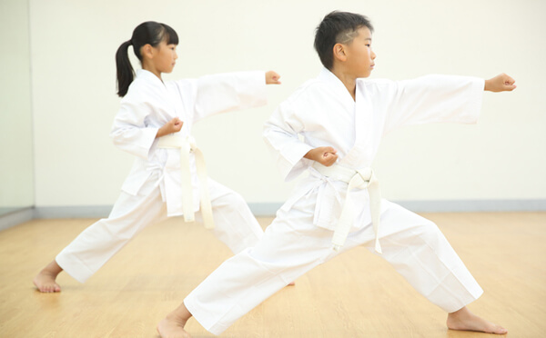 小学生の習い事に人気の「武道」7選。それぞれの特徴やメリット、注意