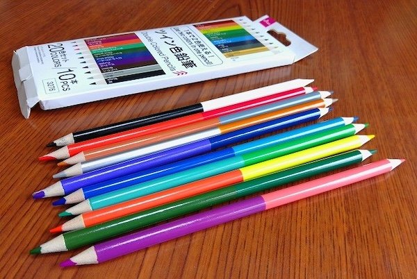 DAISO「ツイン色鉛筆（20色セット）」
