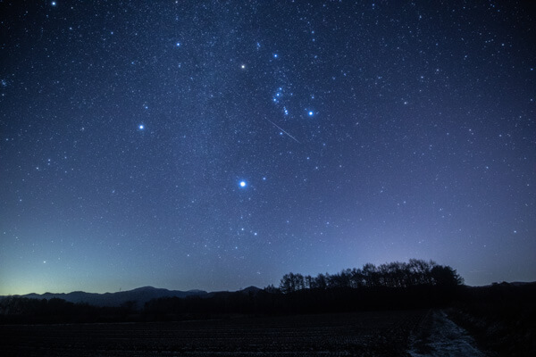 冬の星座を見つけよう オリオン座、北斗七星など有名な星の名前や観察