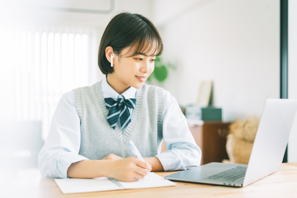 勉強仲間とはオンラインでゆるくつながりがち