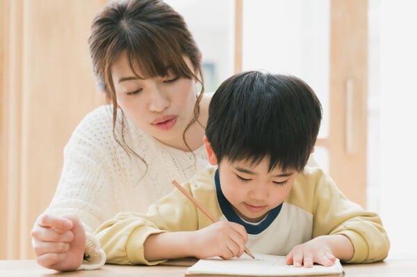 親子一緒に楽しみながら「てにをは」の理解が深まる4つの学習法