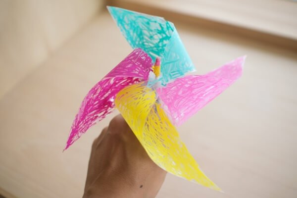 ４枚の羽根を塗り分ける